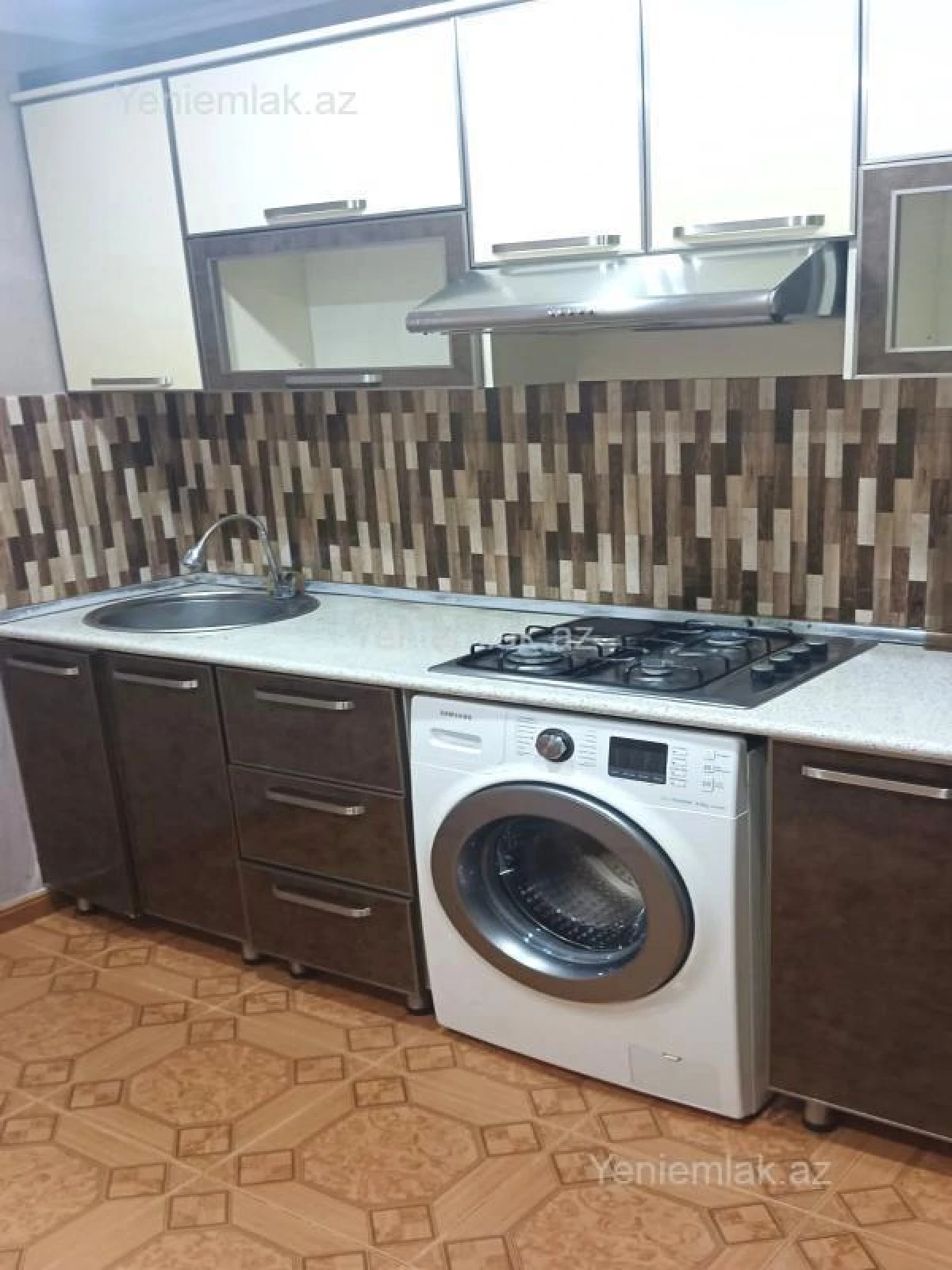 Satılır 3 otaqlı köhnə tikili 85 m²