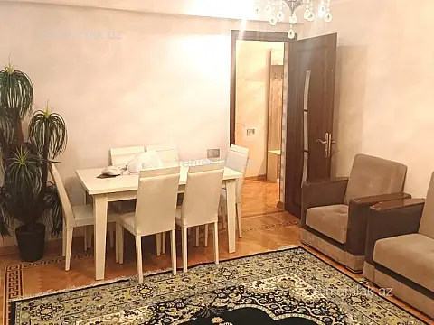 Satılır 3 otaqlı köhnə tikili 85 m²