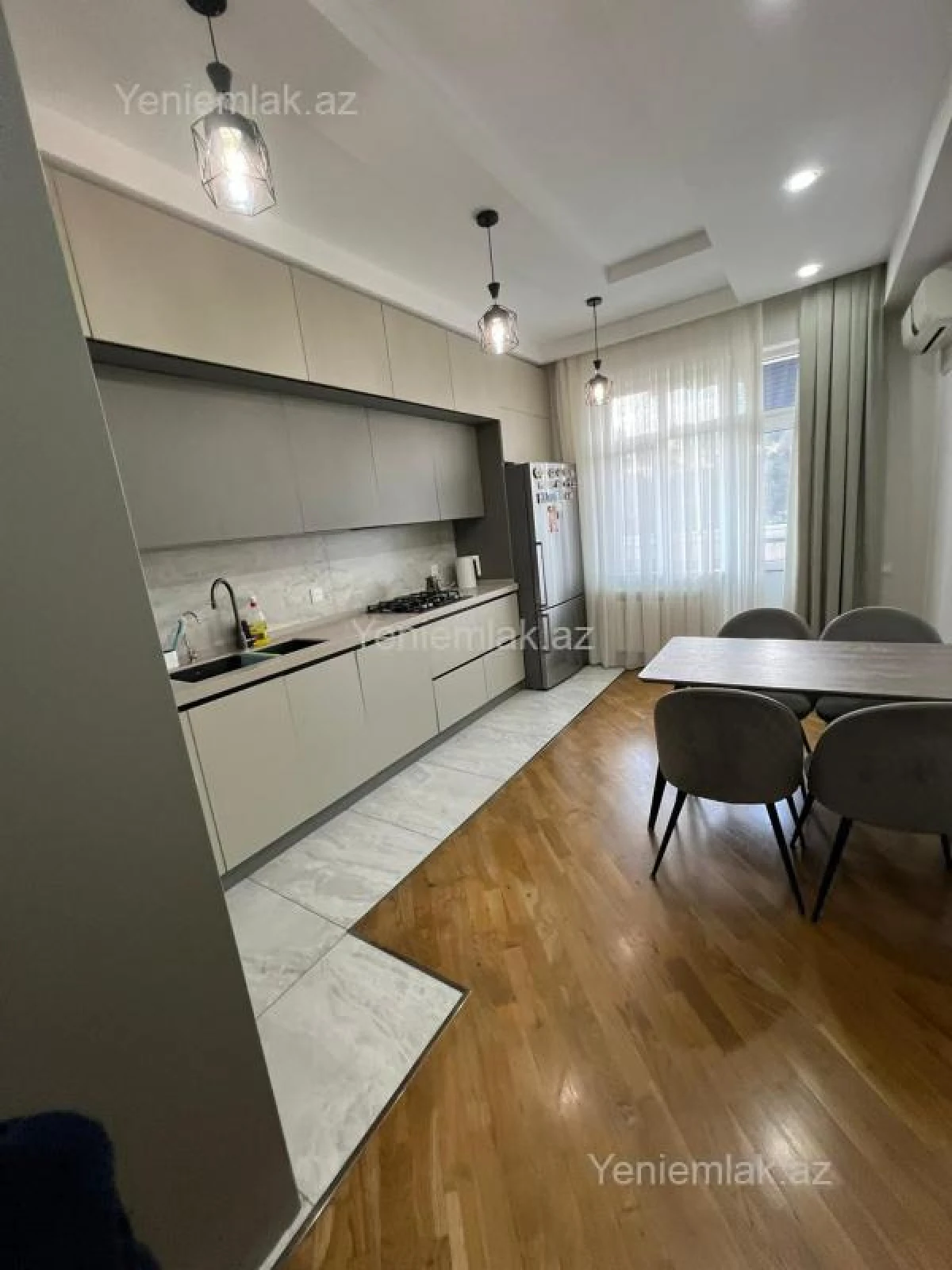 Satılır 4 otaqlı yeni tikili 145 m²