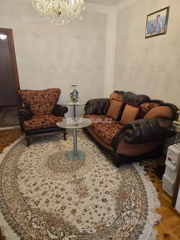 Satılır 5 otaqlı köhnə tikili 120 m²