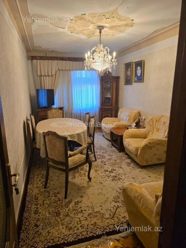 Satılır 5 otaqlı köhnə tikili 120 m²