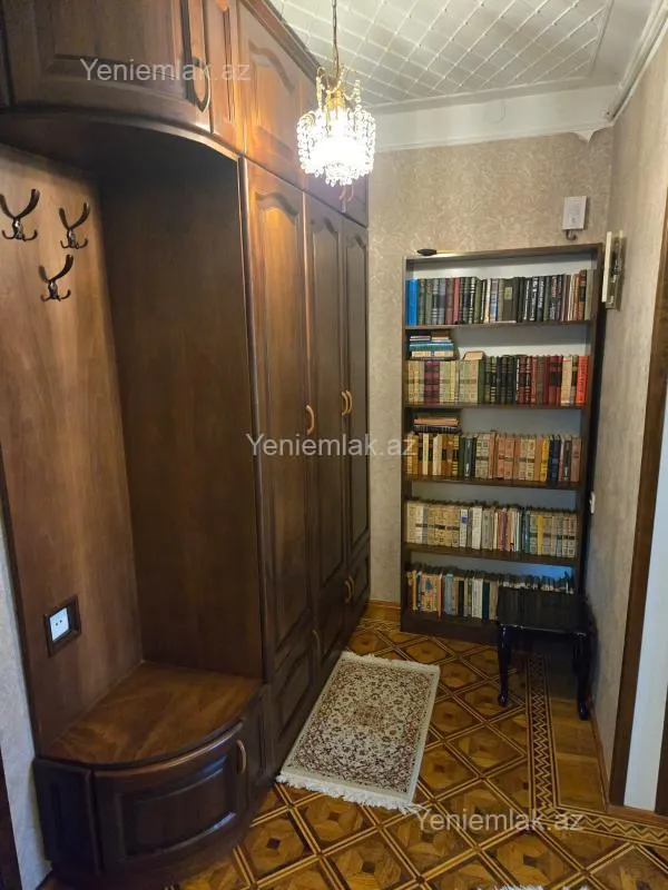 Satılır 5 otaqlı köhnə tikili 120 m²