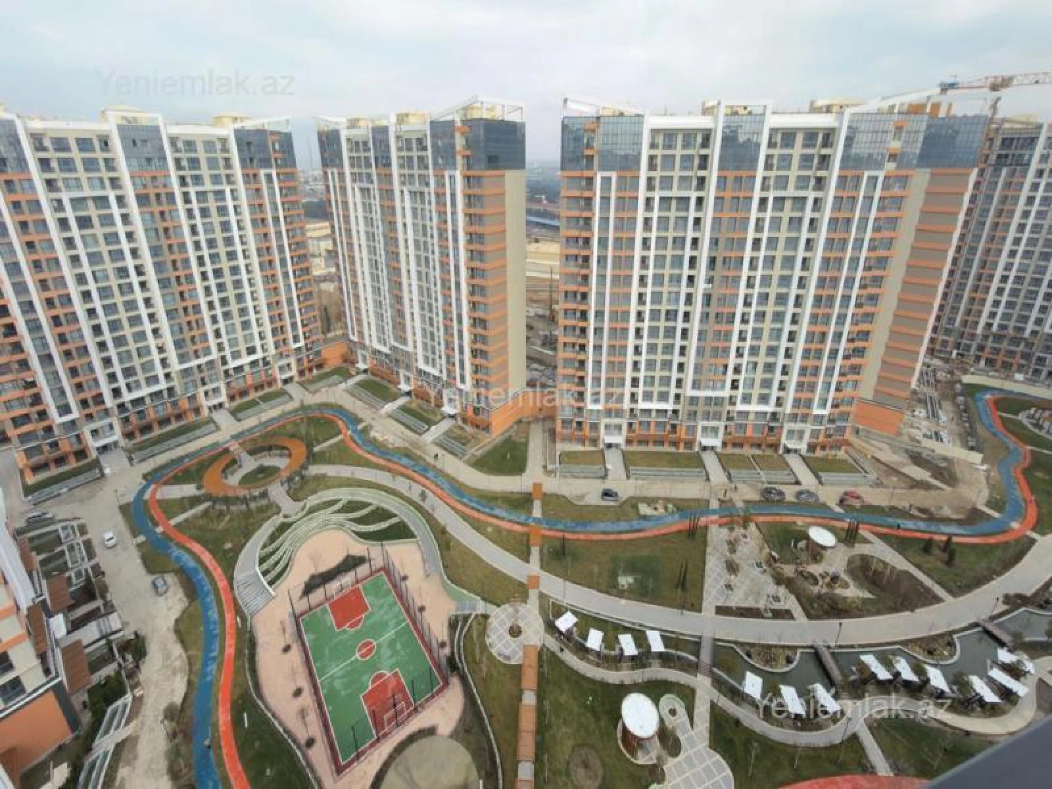 Satılır 3 otaqlı yeni tikili 72 m²