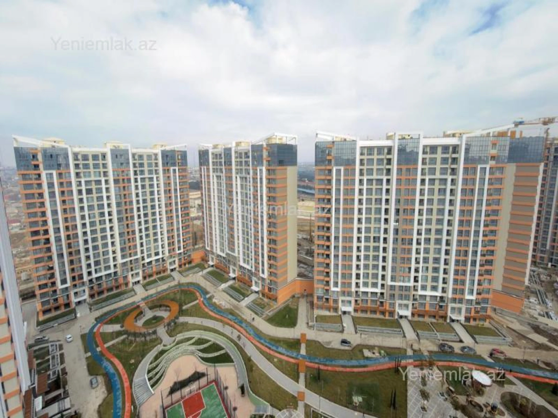 Satılır 3 otaqlı yeni tikili 72 m²