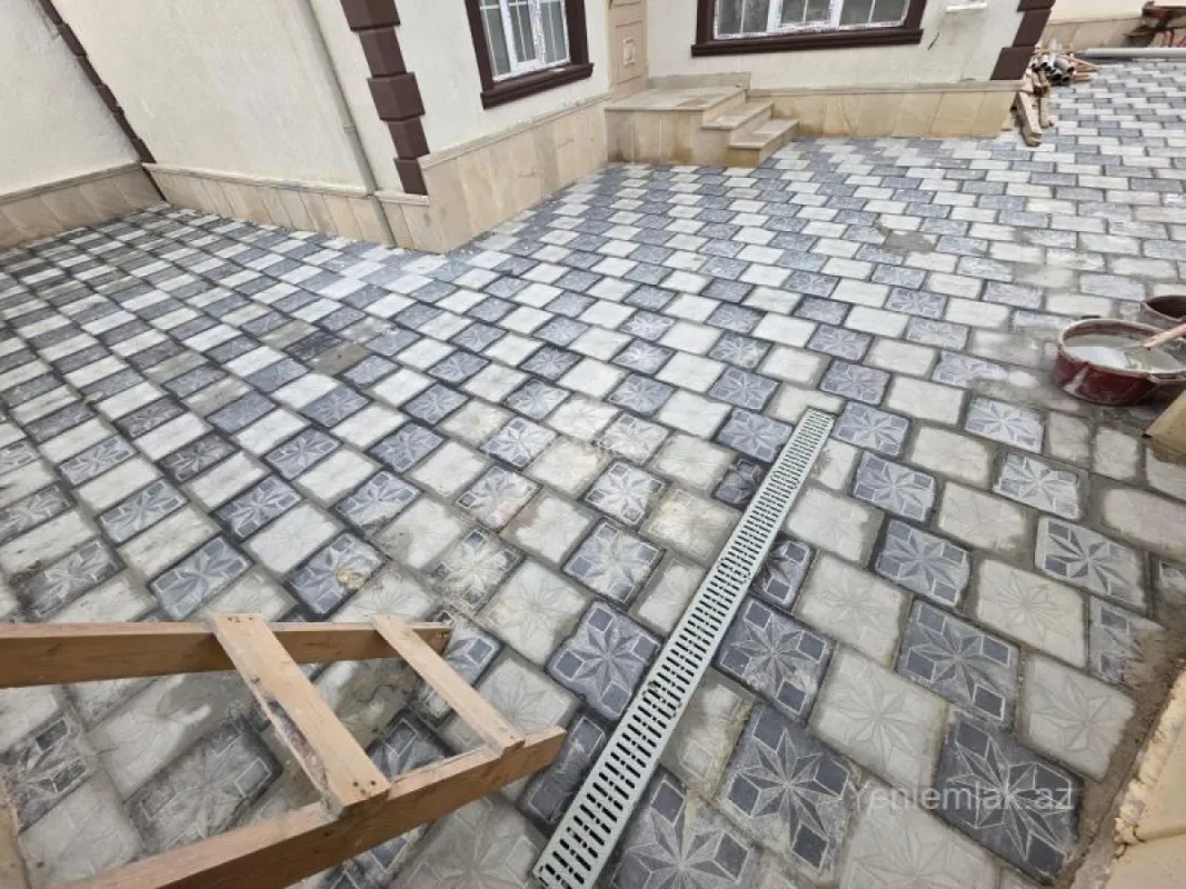 Satılır 5 otaqlı həyət evi 140 m²