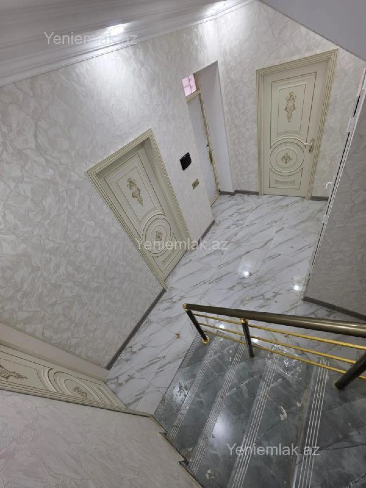 Satılır 5 otaqlı həyət evi 140 m²