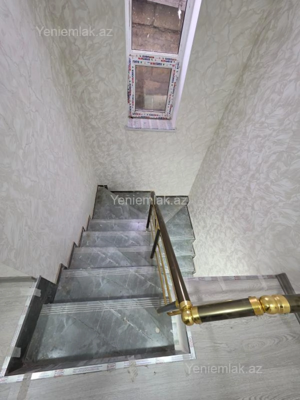 Satılır 5 otaqlı həyət evi 140 m²