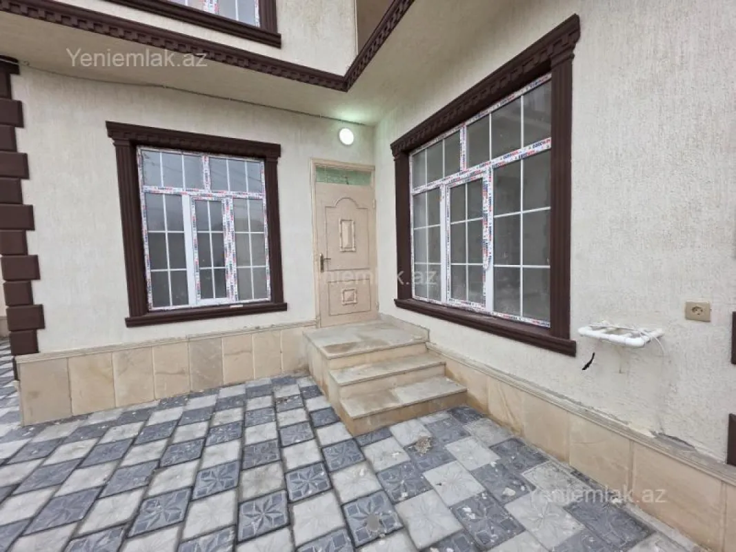 Satılır 5 otaqlı həyət evi 140 m²