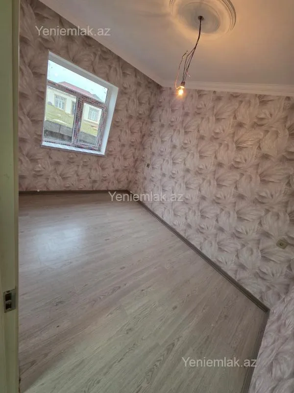 Satılır 5 otaqlı həyət evi 140 m²