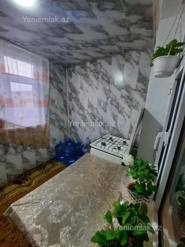Satılır 3 otaqlı köhnə tikili 70 m²