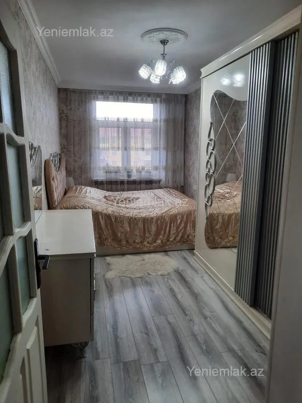 Satılır 3 otaqlı köhnə tikili 70 m²