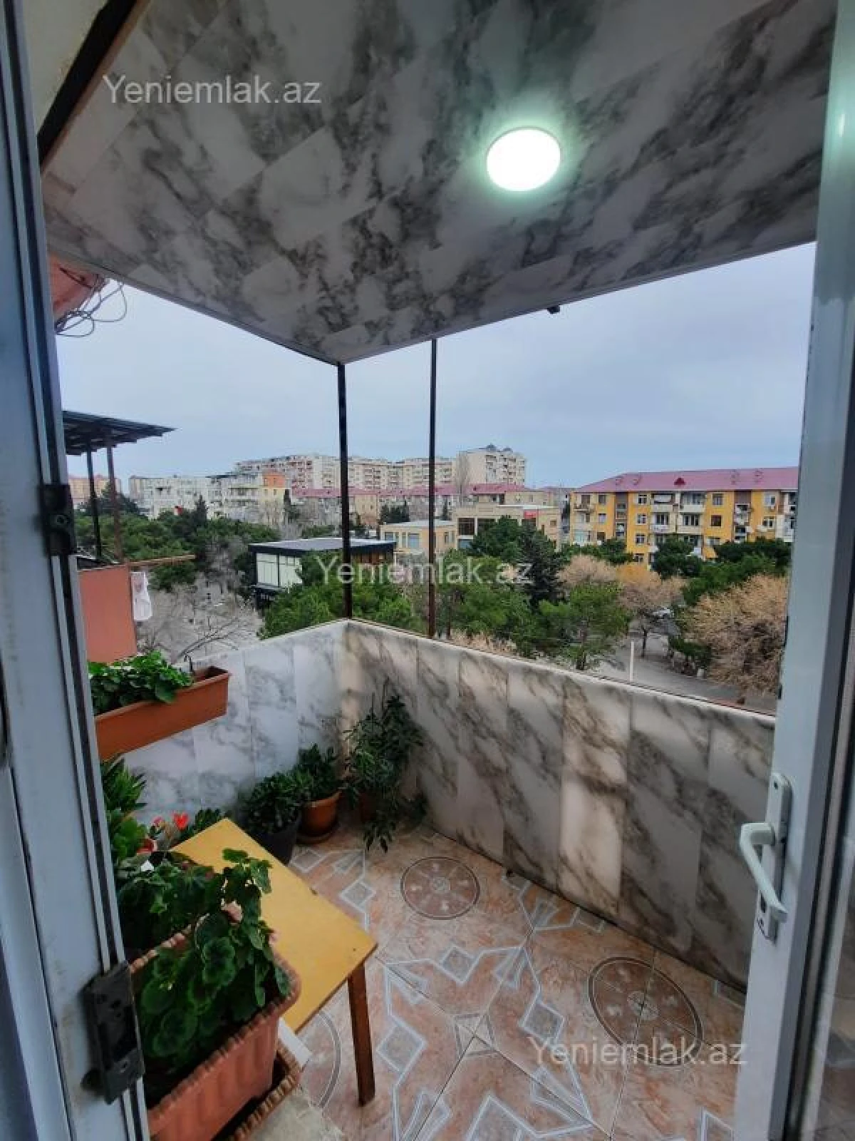 Satılır 3 otaqlı köhnə tikili 70 m²