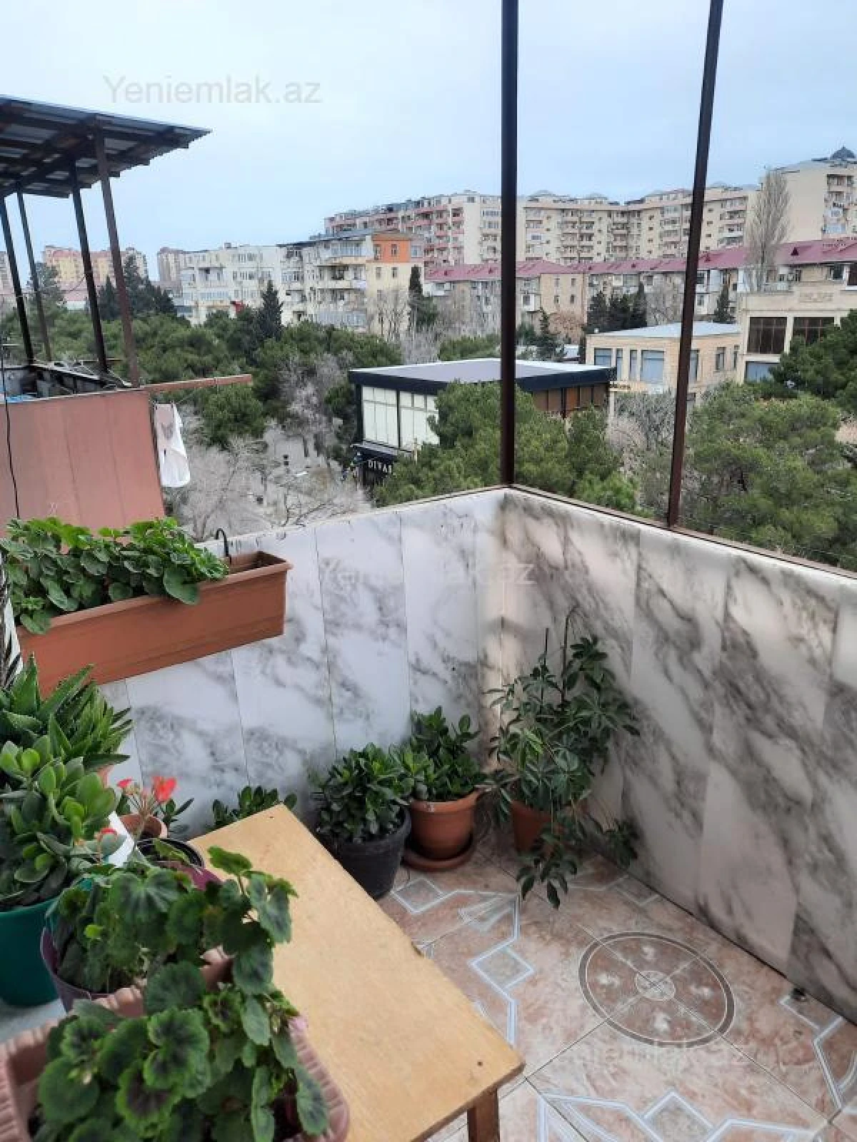 Satılır 3 otaqlı köhnə tikili 70 m²