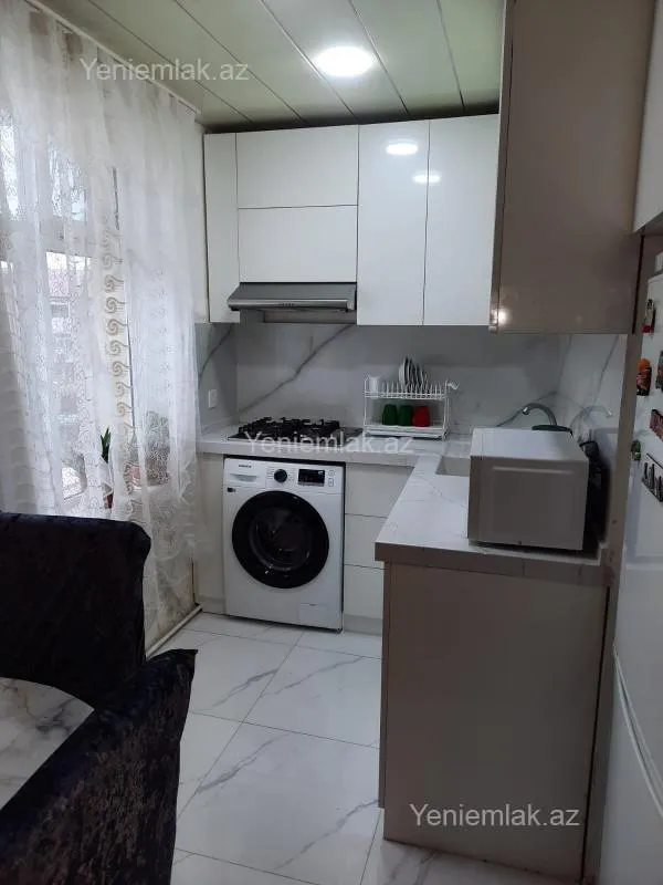 Satılır 3 otaqlı köhnə tikili 70 m²