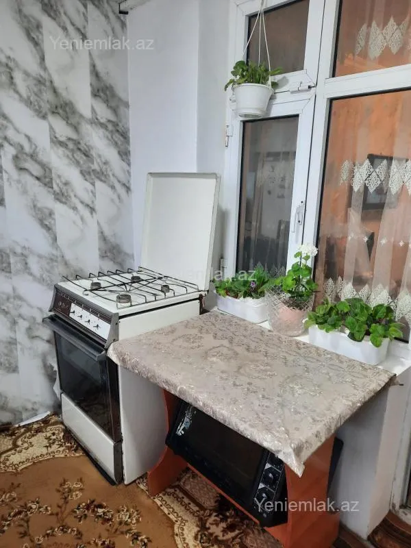 Satılır 3 otaqlı köhnə tikili 70 m²