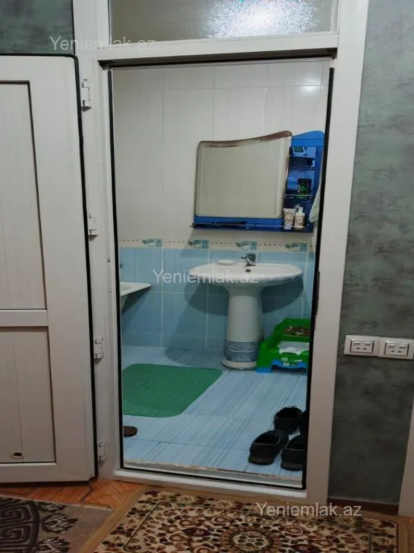 Satılır 2 otaqlı köhnə tikili 55 m²