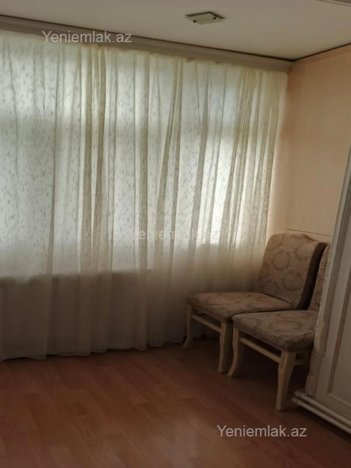 Satılır 2 otaqlı köhnə tikili 55 m²