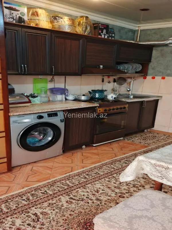 Satılır 2 otaqlı köhnə tikili 55 m²