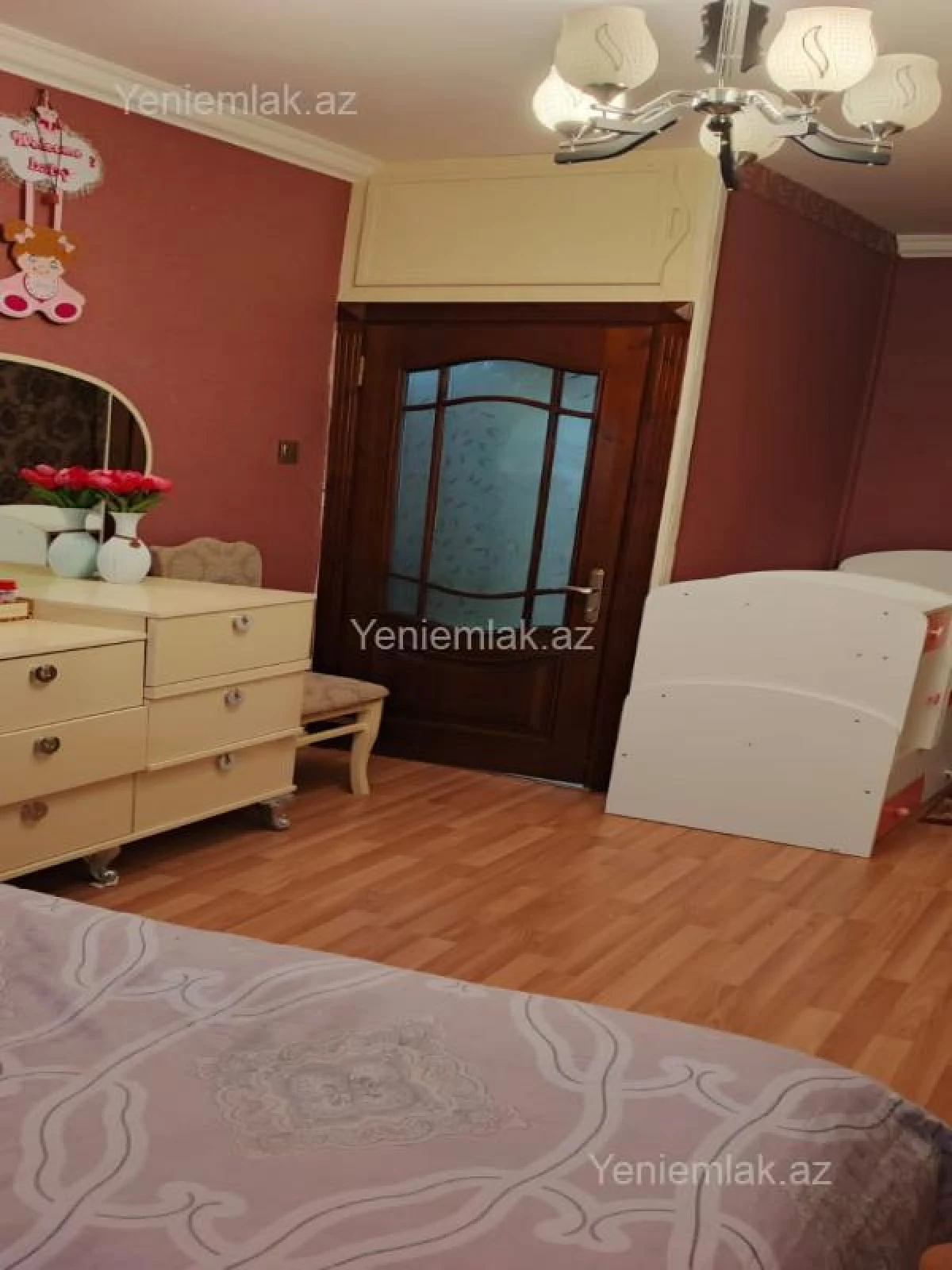Satılır 2 otaqlı köhnə tikili 55 m²