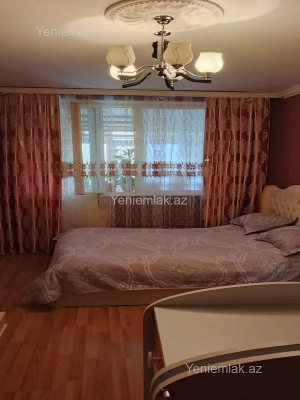 Satılır 2 otaqlı köhnə tikili 55 m²