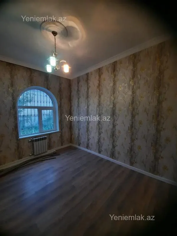 Satılır 4 otaqlı həyət evi 135 m²