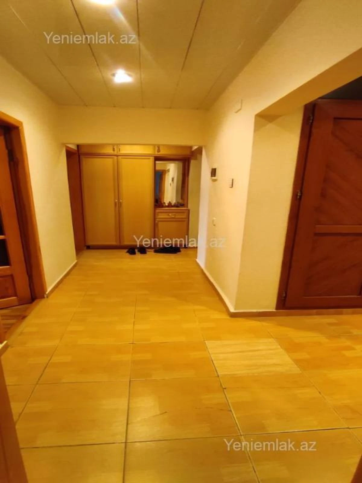 Satılır 4 otaqlı köhnə tikili 90 m²