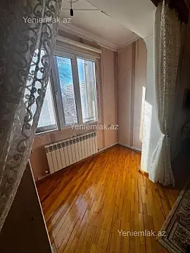 Satılır 2 otaqlı köhnə tikili 70 m²