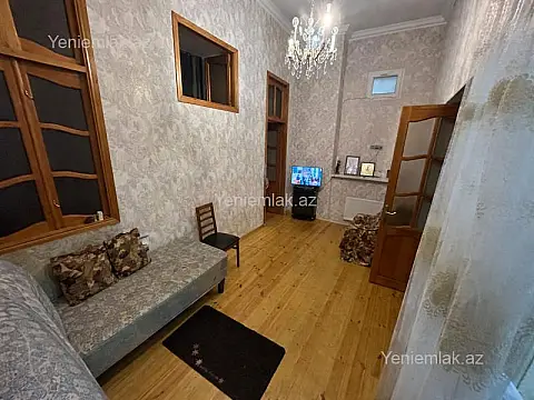Satılır 5 otaqlı həyət evi 100 m²