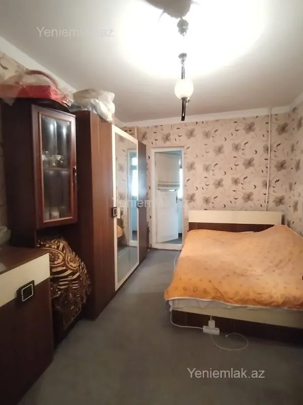 Satılır 2 otaqlı köhnə tikili 65 m²