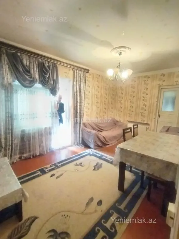 Satılır 2 otaqlı köhnə tikili 65 m²