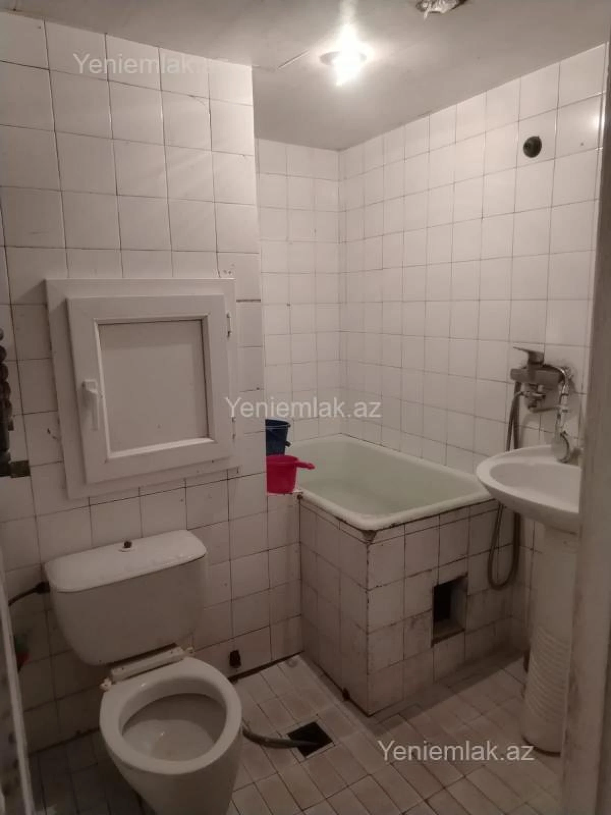 Satılır 2 otaqlı köhnə tikili 65 m²