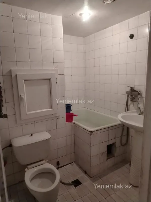 Satılır 2 otaqlı köhnə tikili 65 m²