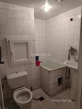 Satılır 2 otaqlı köhnə tikili 65 m²