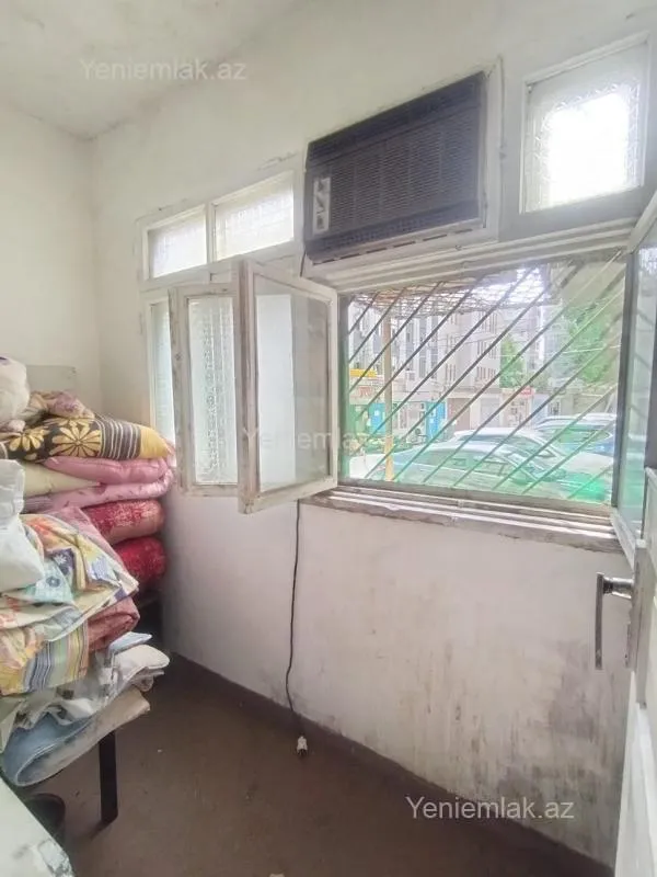 Satılır 2 otaqlı köhnə tikili 65 m²