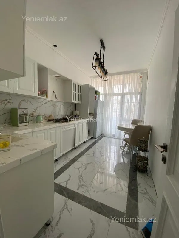 Satılır 3 otaqlı yeni tikili 90 m²