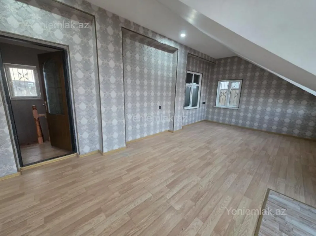 Satılır 4 otaqlı həyət evi 180 m²