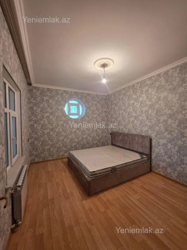 Satılır 4 otaqlı həyət evi 180 m²