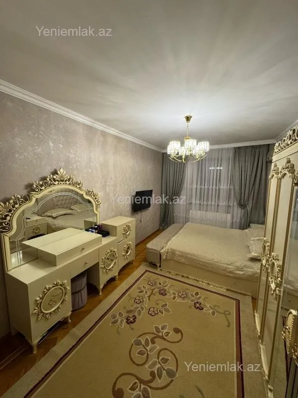 Satılır 7 otaqlı köhnə tikili 187 m²