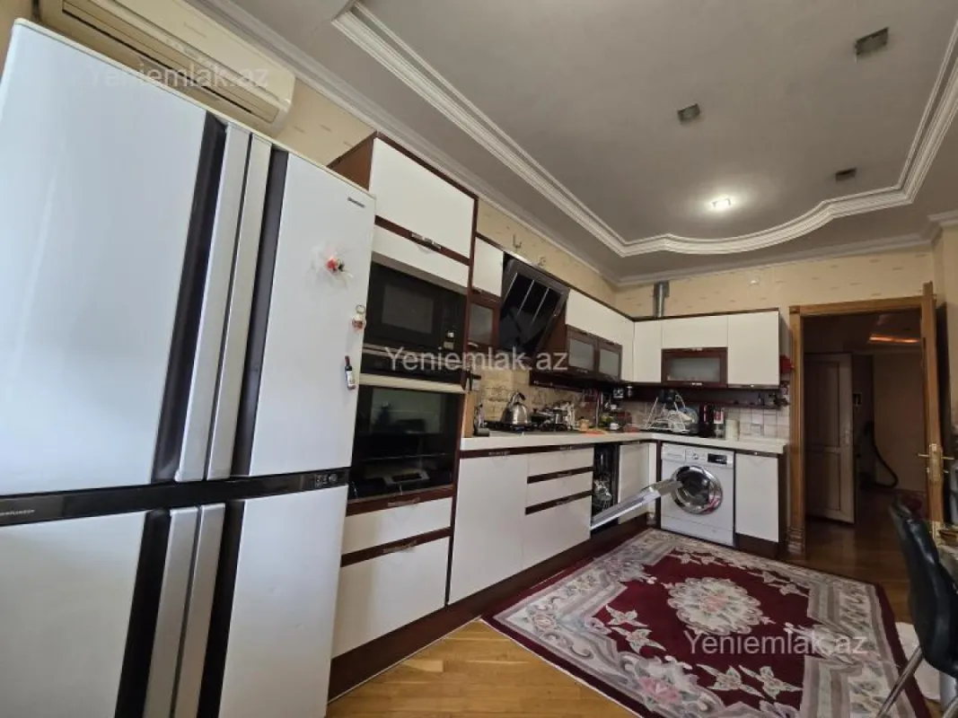 Satılır 3 otaqlı yeni tikili 138 m²
