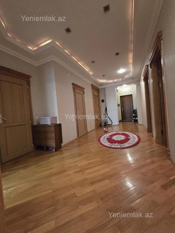Satılır 3 otaqlı yeni tikili 138 m²