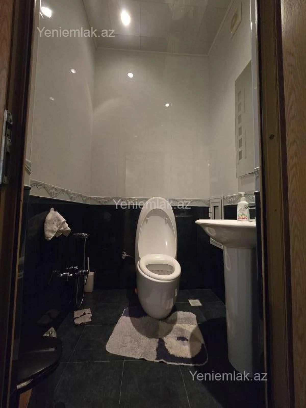 Satılır 3 otaqlı yeni tikili 138 m²