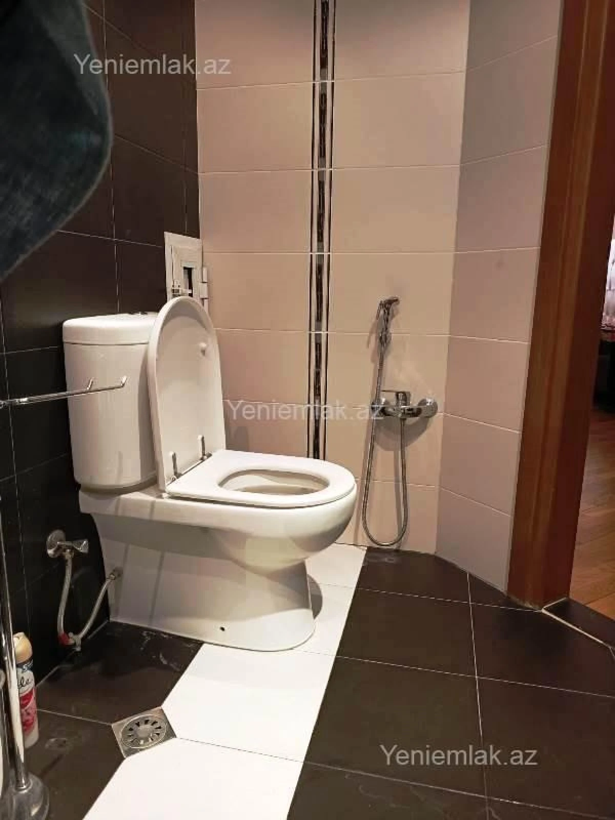 Satılır 4 otaqlı yeni tikili 180 m²