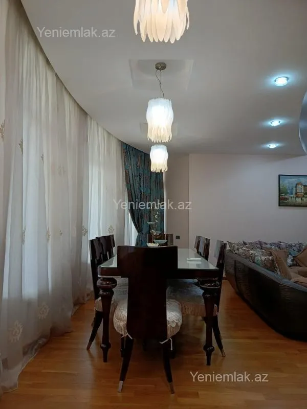 Satılır 4 otaqlı yeni tikili 180 m²