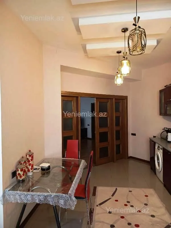 Satılır 4 otaqlı yeni tikili 180 m²