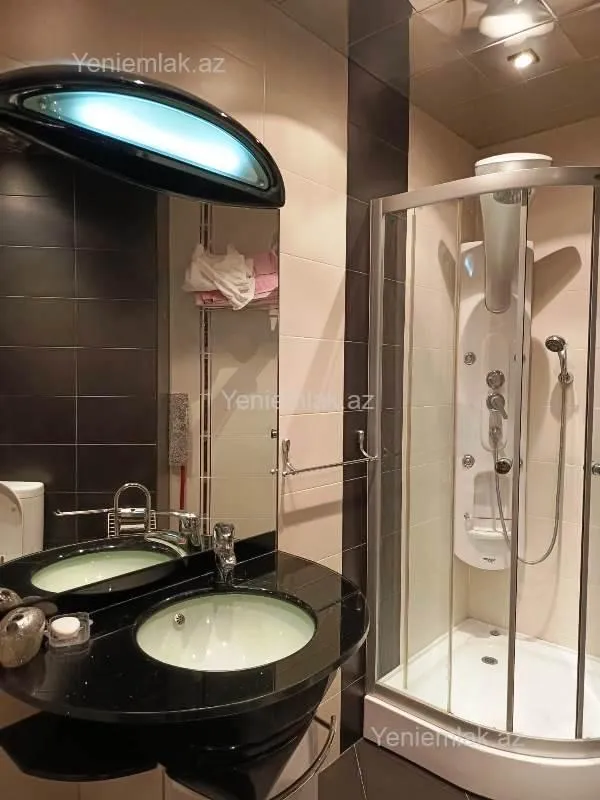 Satılır 4 otaqlı yeni tikili 180 m²