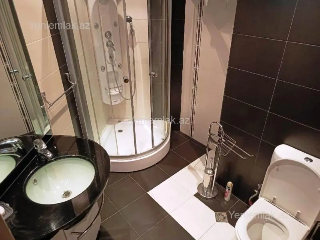 Satılır 4 otaqlı yeni tikili 180 m²