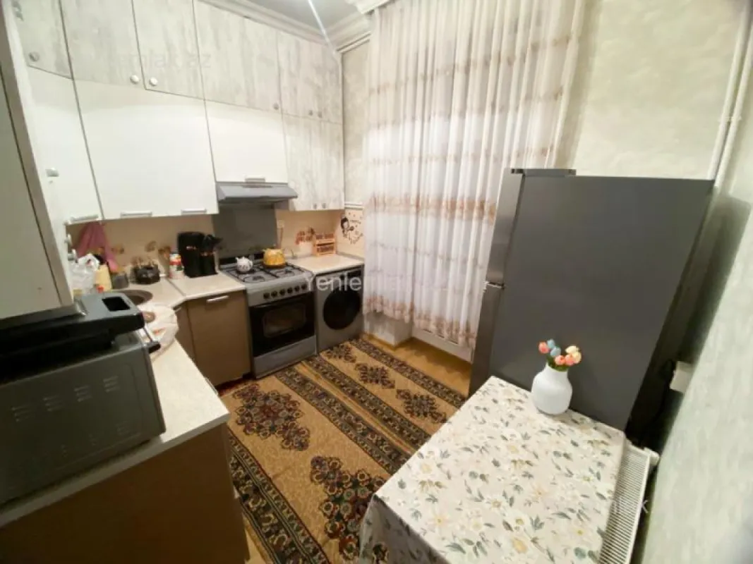 Satılır 3 otaqlı köhnə tikili 86 m²