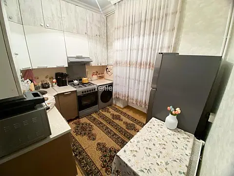 Satılır 3 otaqlı köhnə tikili 86 m²