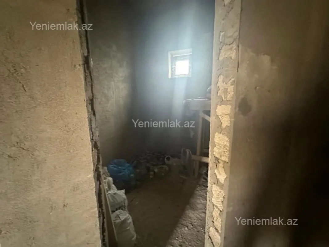 Satılır 9 otaqlı həyət evi 630 m²