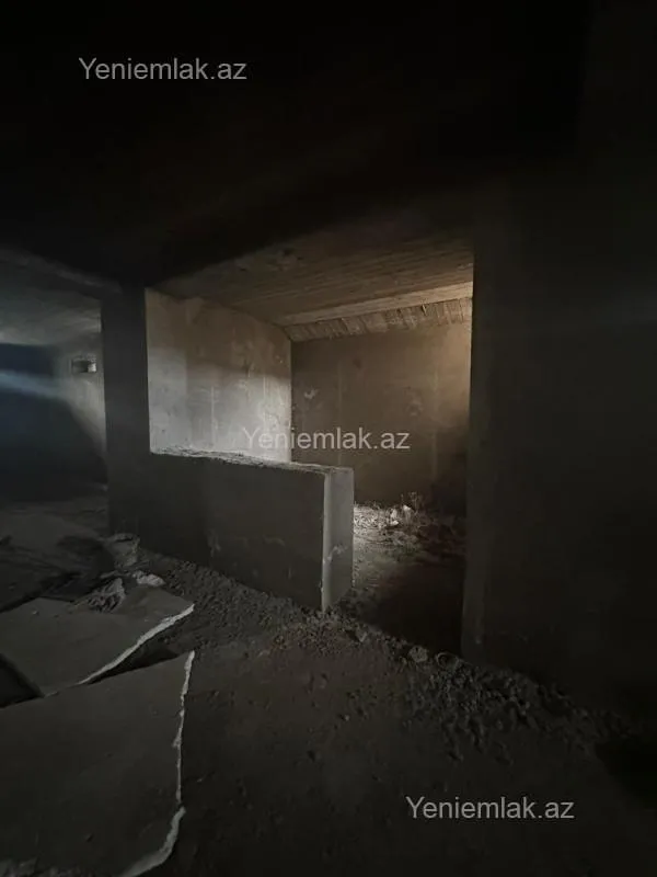 Satılır 9 otaqlı həyət evi 630 m²